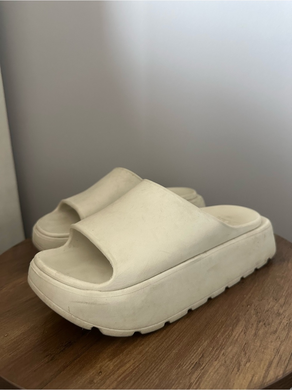 Zara platform slides